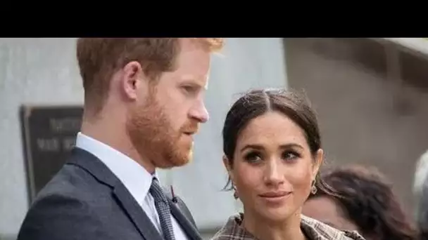 Royal Family LIVE: les Sussex "haussent les sourcils" derrière les murs du palais lors d'un événemen