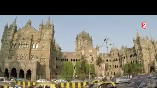 Le monde de gare en gare : Victoria Station à Bombay