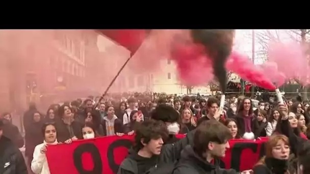 Italie : les étudiants dans la rue après la mort accidentelle de deux lycéens