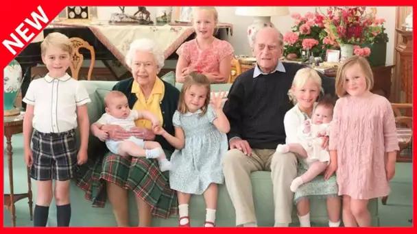 ✅   Qui sont les enfants autour du prince Philip et Elizabeth II sur un cliché craquant ?