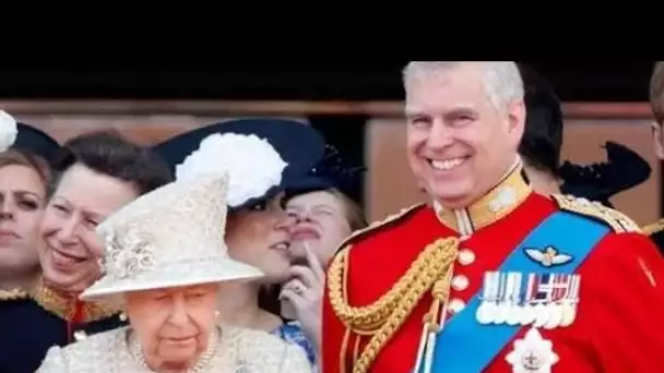 La reine supprime le rôle majeur de Trooping the Colour pour sauver le prince Andrew de l'embarras