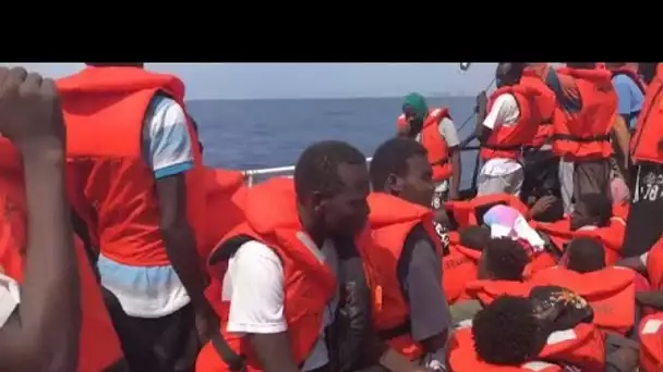 Italie : Un navire humanitaire fait le forcing pour accoster