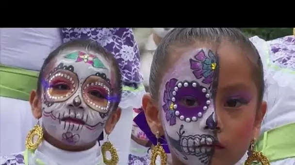 Fête des morts : Le défilé des "Catrina" de retour à Mexico