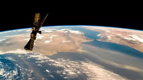 Débris spatiaux : l'Europe commande la première mission de nettoyage en orbite