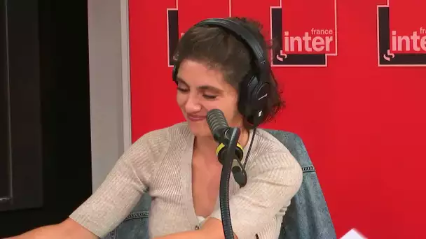 A la poursuite des sous-marins français - Le Sketch avec Marina Rollman