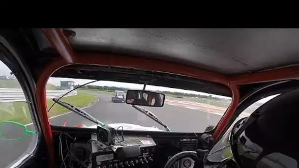 Les 24 heures de la Citroën 2CV à Snetterton