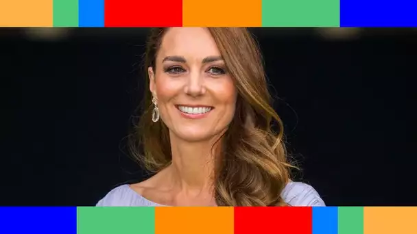 Kate Middleton a 40 ans  la duchesse sublime en robe vaporeuse, épaules nues, sur un cliché inédit