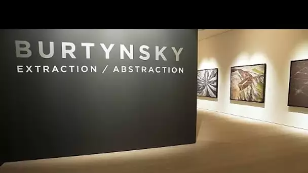 L'exposition de Burtynsky à la Saatchi Gallery « lève le rideau » sur l'impact de l'homme sur Ter…