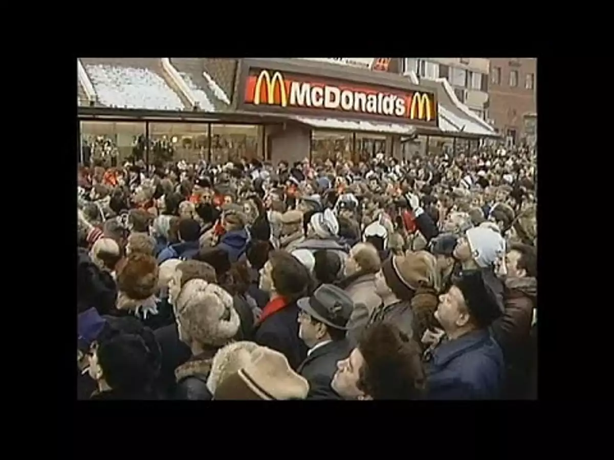очередь в первый макдональдс в москве 1990