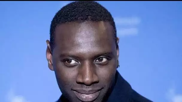 "Vous n'auriez pas des strings ?" : ce look osé d'Omar Sy... qui surprend les...