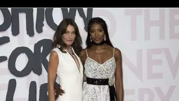 Quand Carla Bruni faisait la fête avec Naomi Campbell  elle partage une vidéo étonnante