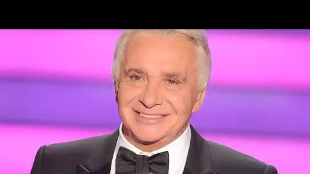 Michel Sardou étrange, une comparaison sur sa carrière à l’international intrigue