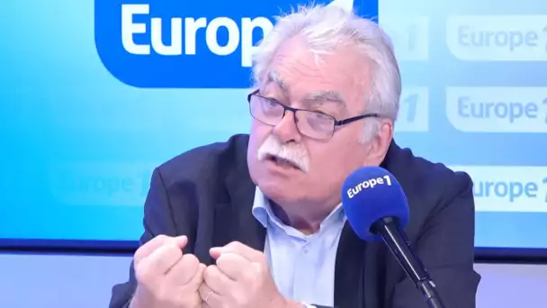 "Il a la queue du renard qui sort de la gueule et dit qu'il l'a pas croquée" (Chassaigne sur Macron)