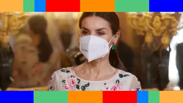 Letizia d'Espagne  la reine recycle une robe vintage que sa belle mère a déjà portée