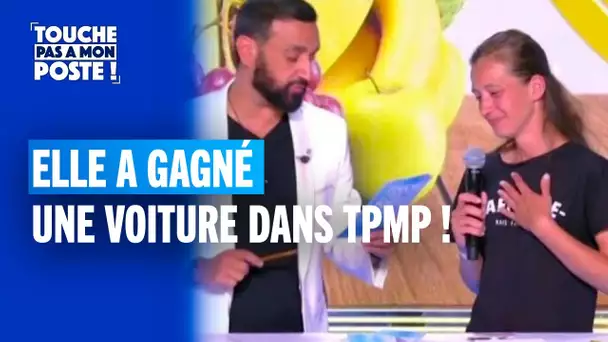 Cyril Hanouna offre une voiture à une personne du public !