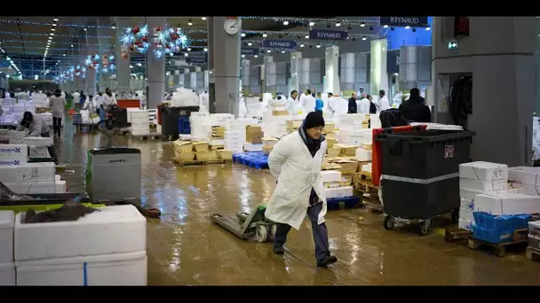 Coronavirus : un hall du marché de Rungis transformé en morgue