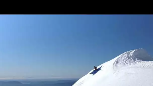 En kayak, du sommet d'un volcan aux rapides d'une rivière