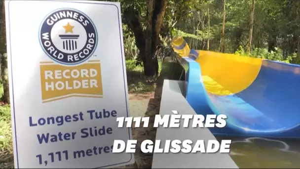 Le plus grand toboggan aquatique du monde ouvre en Malaisie