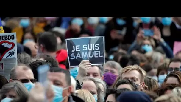 La France rend un hommage national à l'enseignant assassiné